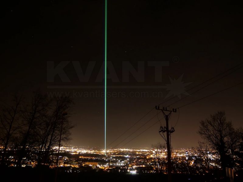 KVANT 户外地标激光灯投影在斯洛伐克首都之上